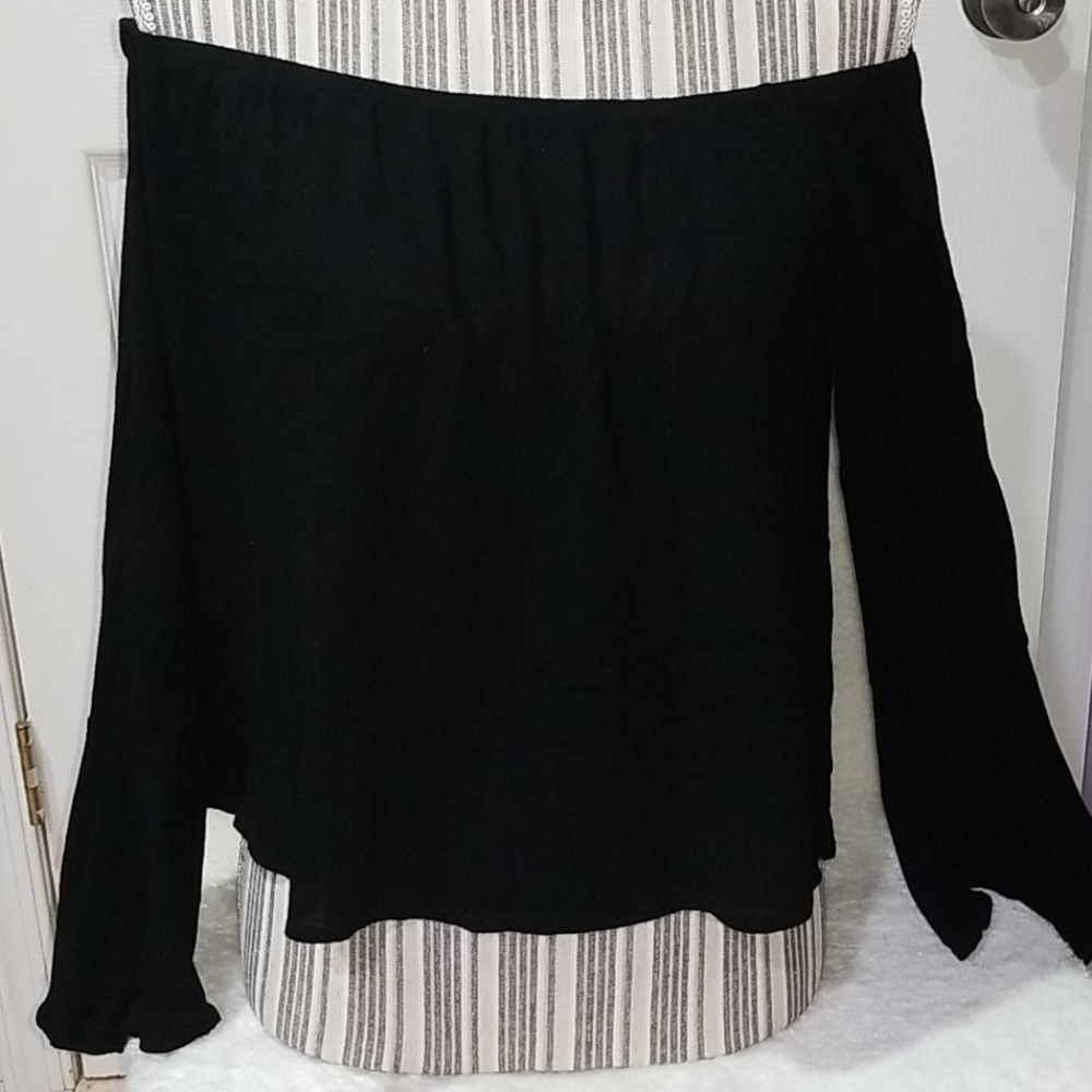 Ambiance off the shoulder top - Picture 2 of 10
